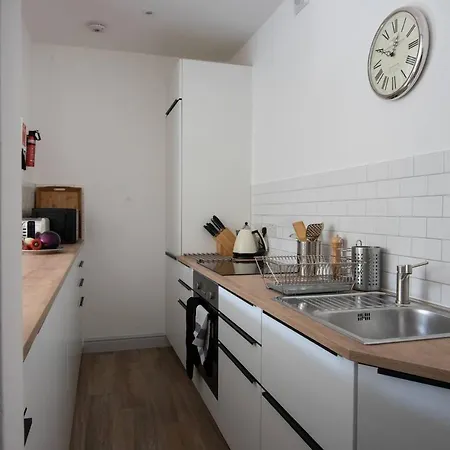 Quiet & Secluded Garden In Heart Of Clifton *