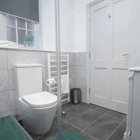 Quiet & Secluded Garden In Heart Of Clifton Bristol