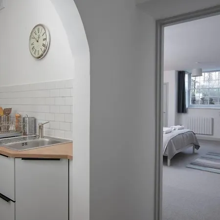 Apartment Quiet & Secluded Garden In Heart Of Clifton *